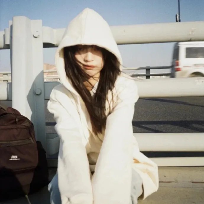 女总裁来视察，你带她工地搬砖